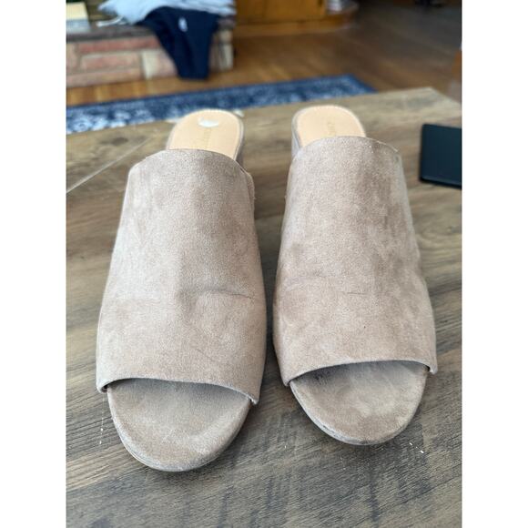 6/$25 Christian Siriano for Payless Beige Suede Slingback - Picture 1 of 6